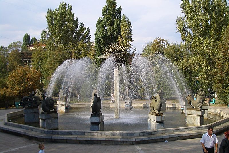 File:Almaliq Zodiac Fountain.jpg